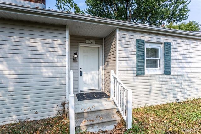 1903 N 17th Street, Belleville, IL 62226