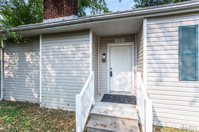 1903 N 17th Street, Belleville, IL 62226