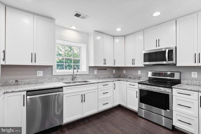 12010 FALLING CREEK DR, Manassas, VA 20112
