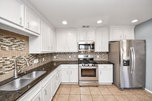 2038 Eddlewood Court, Houston, TX 77049