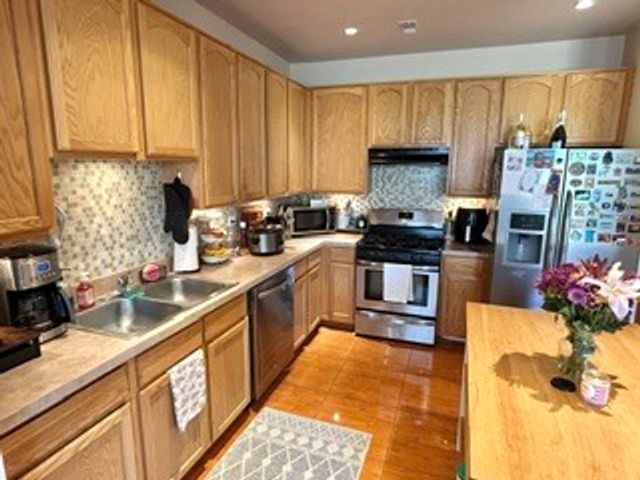 2058 LIMESTONE Lane, Carpentersville, IL 60110