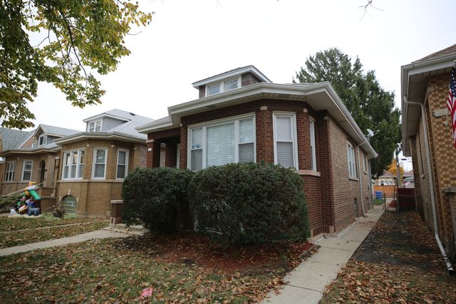 3031 N Marmora Avenue, Chicago, IL 60634
