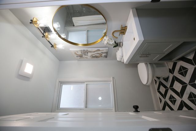 3031 N Marmora Avenue, Chicago, IL 60634