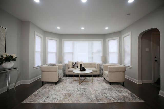 3031 N Marmora Avenue, Chicago, IL 60634