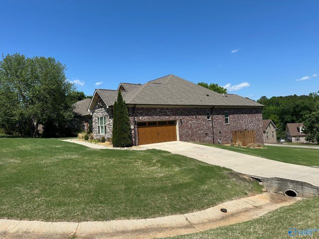 211 Blackoak Drive, Huntsville, AL 35811