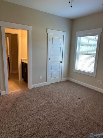 211 Blackoak Drive, Huntsville, AL 35811
