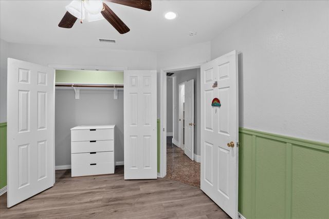 3041 Meadowbrook Drive, Grand Prairie, TX 75052