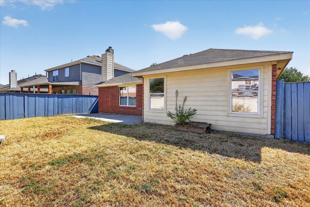3041 Meadowbrook Drive, Grand Prairie, TX 75052