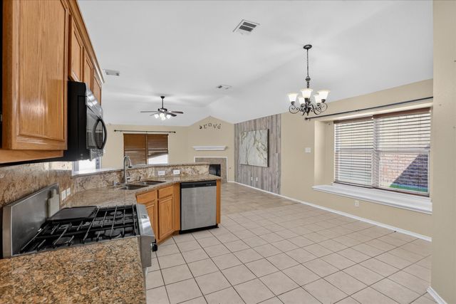 3041 Meadowbrook Drive, Grand Prairie, TX 75052