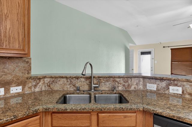 3041 Meadowbrook Drive, Grand Prairie, TX 75052
