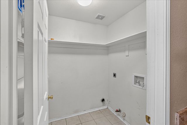 3041 Meadowbrook Drive, Grand Prairie, TX 75052