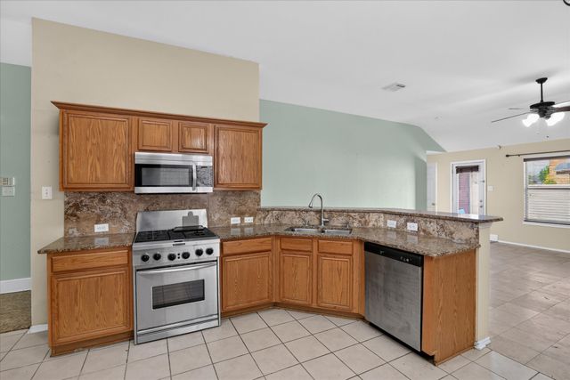 3041 Meadowbrook Drive, Grand Prairie, TX 75052