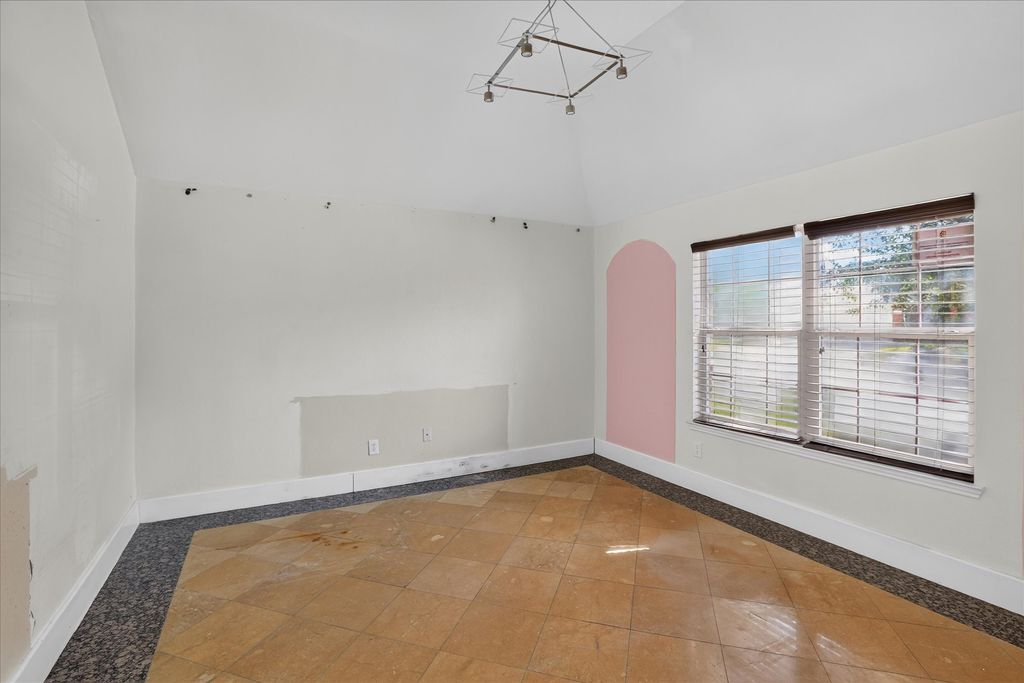 3041 Meadowbrook Drive, Grand Prairie, TX 75052 — photo 4