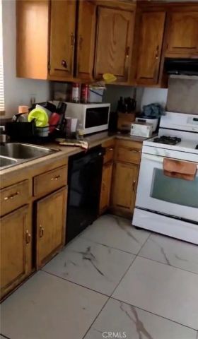 1462 E 98th, Los Angeles, CA 90002