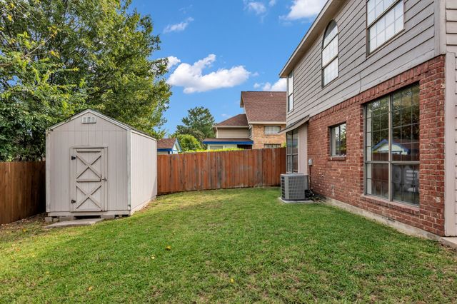 903 Azalia Drive, Lewisville, TX 75067