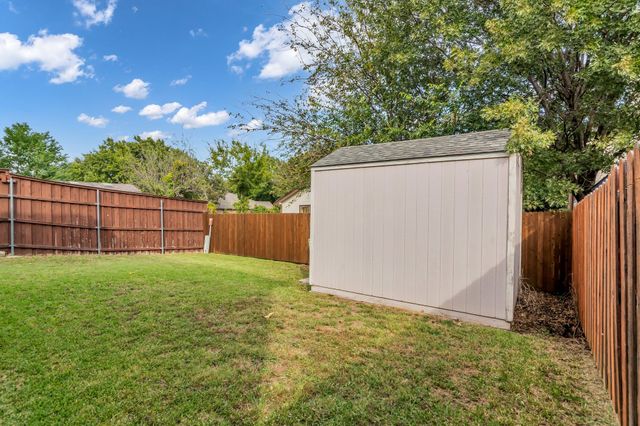 903 Azalia Drive, Lewisville, TX 75067