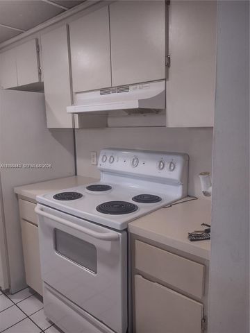 8100 Geneva Ct 341, Doral, FL 33166