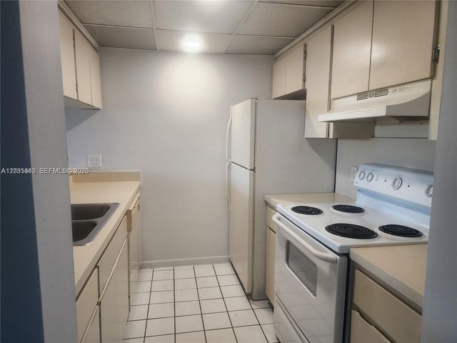 8100 Geneva Ct 341, Doral, FL 33166