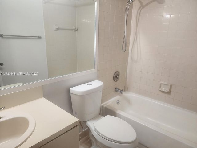 8100 Geneva Ct 341, Doral, FL 33166