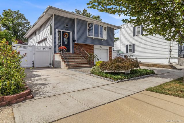 115 S 11th Street, New Hyde Park, NY 11040