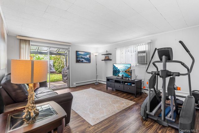 115 S 11th Street, New Hyde Park, NY 11040