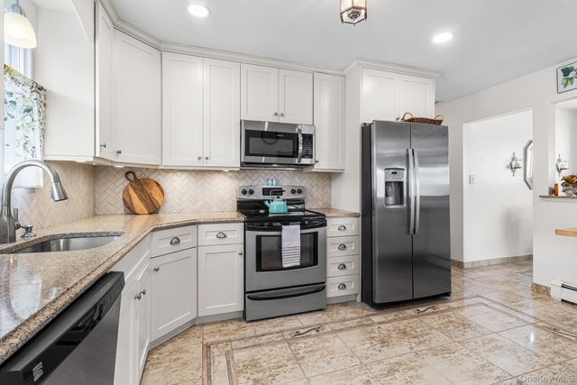115 S 11th Street, New Hyde Park, NY 11040