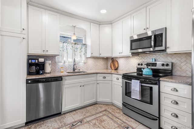 115 S 11th Street, New Hyde Park, NY 11040