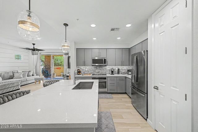 250 W QUEEN CREEK Road 145, Chandler, AZ 85248