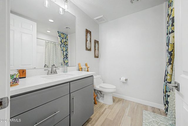 250 W QUEEN CREEK Road 145, Chandler, AZ 85248