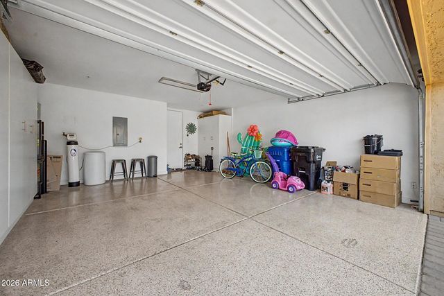 250 W QUEEN CREEK Road 145, Chandler, AZ 85248