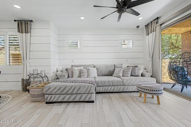 250 W QUEEN CREEK Road 145, Chandler, AZ 85248