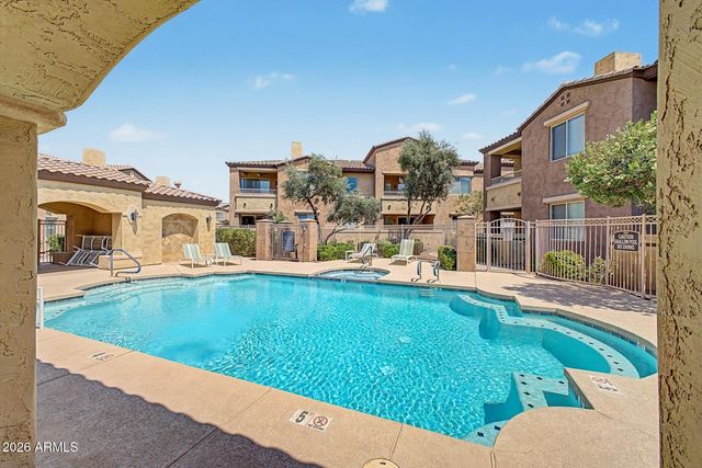250 W QUEEN CREEK Road 145, Chandler, AZ 85248