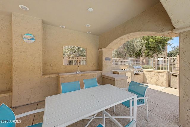 250 W QUEEN CREEK Road 145, Chandler, AZ 85248
