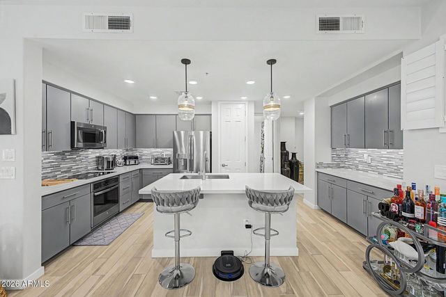 250 W QUEEN CREEK Road 145, Chandler, AZ 85248