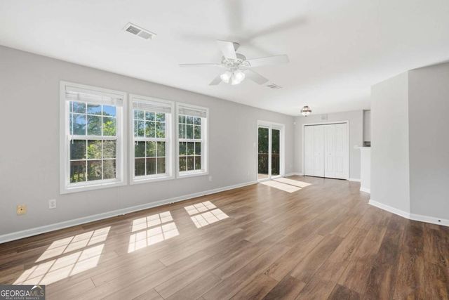 5527 Sylvania Drive SE, Mableton, GA 30126