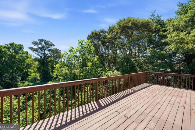 5527 Sylvania Drive SE, Mableton, GA 30126