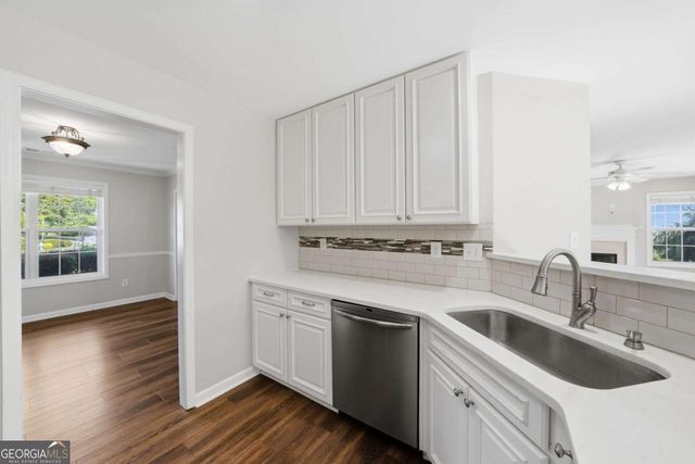 5527 Sylvania Drive SE, Mableton, GA 30126