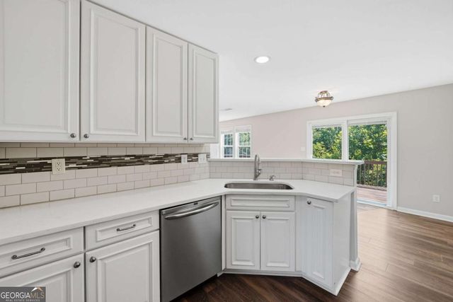 5527 Sylvania Drive SE, Mableton, GA 30126