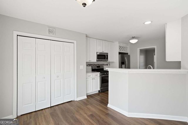 5527 Sylvania Drive SE, Mableton, GA 30126