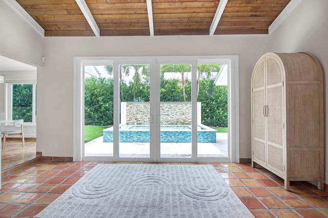 19 PINEHILL Trail E, Tequesta, FL 33469