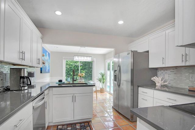 19 PINEHILL Trail E, Tequesta, FL 33469