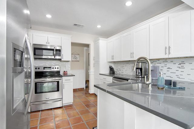 19 PINEHILL Trail E, Tequesta, FL 33469