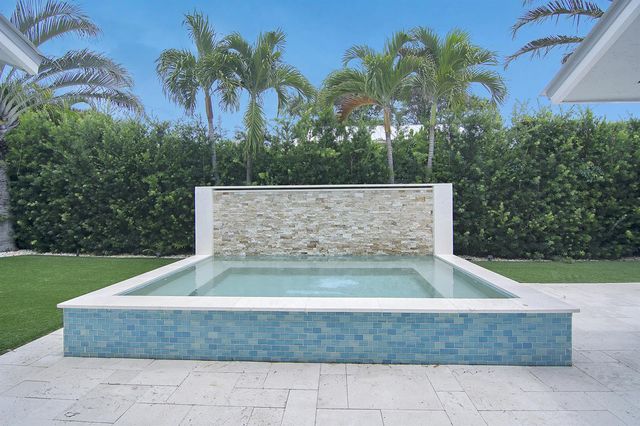 19 PINEHILL Trail E, Tequesta, FL 33469