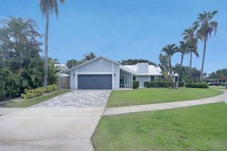 19 PINEHILL Trail E, Tequesta, FL 33469