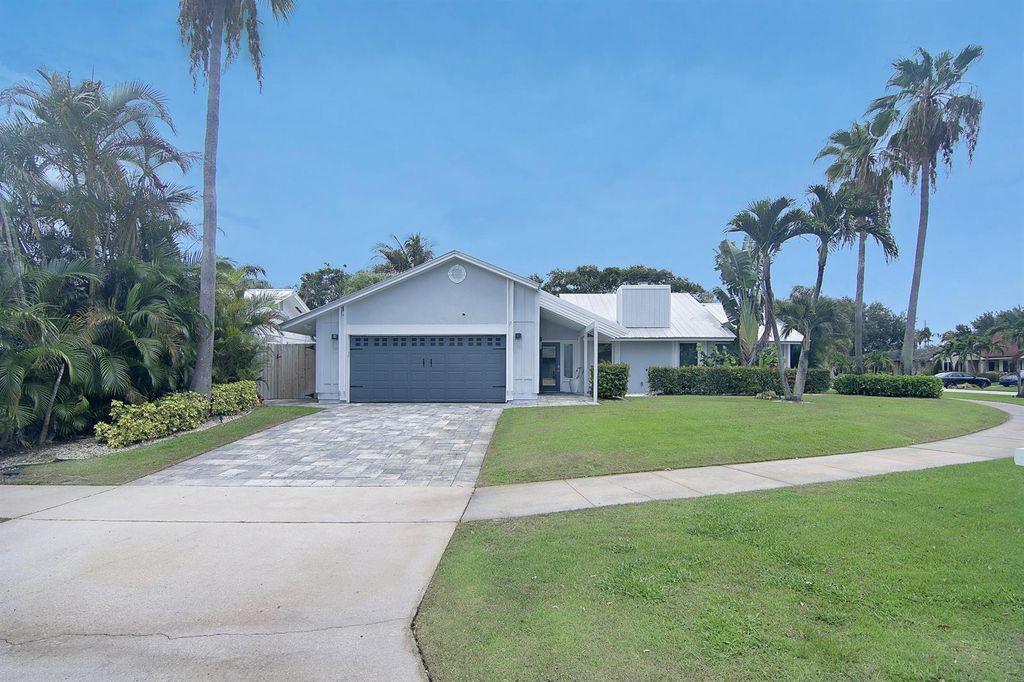 19 PINEHILL Trail E, Tequesta, FL 33469