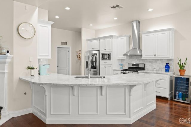 11502 Crabbet Park Drive, Bakersfield, CA 93311