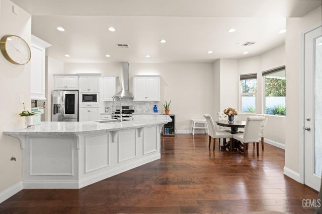 11502 Crabbet Park Drive, Bakersfield, CA 93311