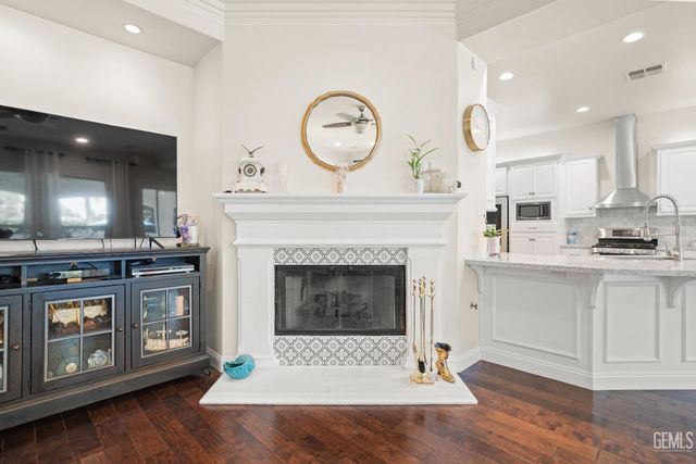 11502 Crabbet Park Drive, Bakersfield, CA 93311