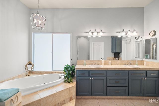 11502 Crabbet Park Drive, Bakersfield, CA 93311