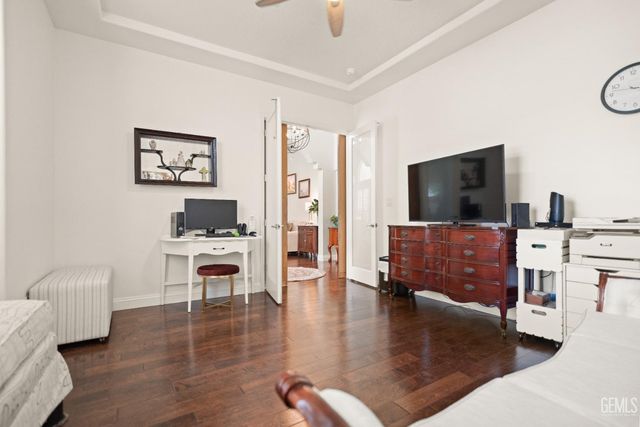 11502 Crabbet Park Drive, Bakersfield, CA 93311